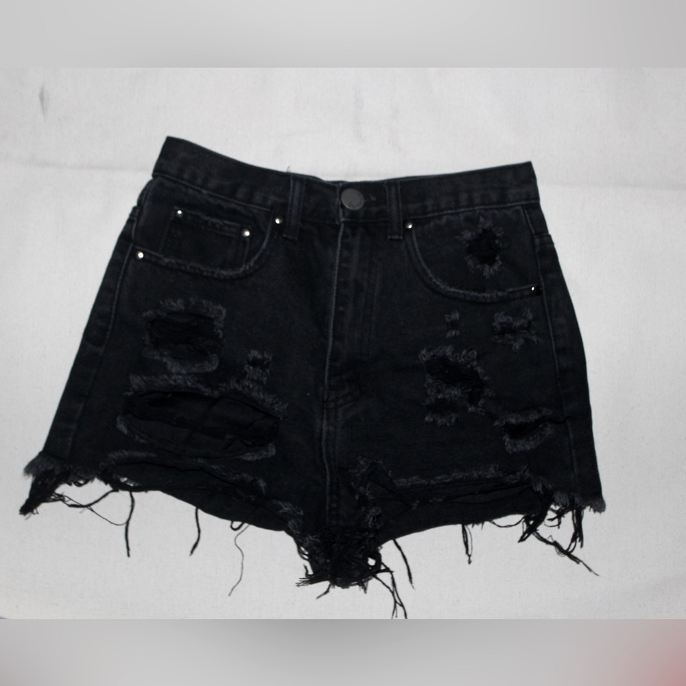 Black distressed shorts